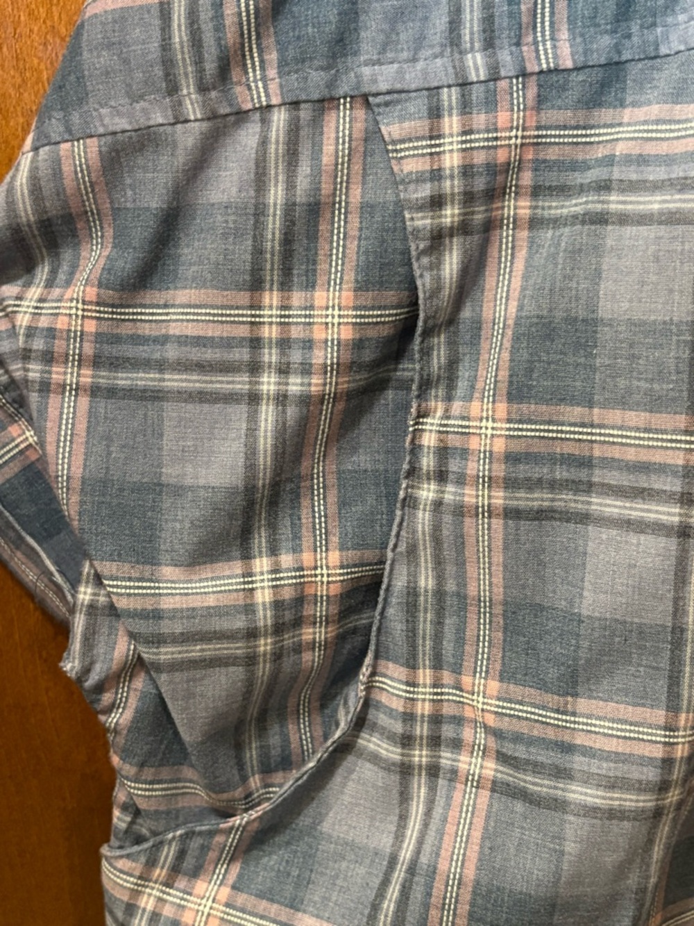 Relaxed Indigo Plaid Short-Sleeve Button-Down Shirt - Women's - Picture 4 of 5